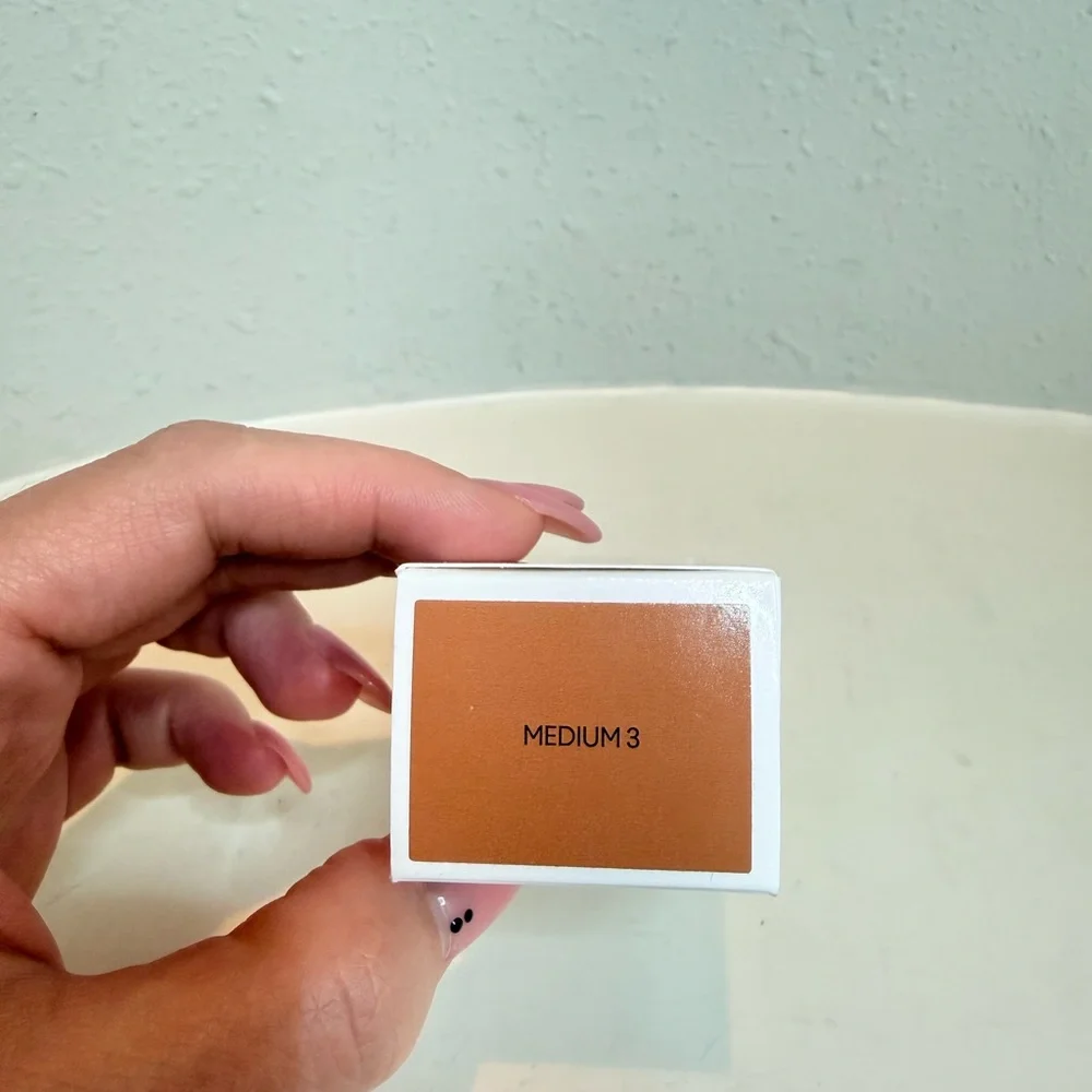 M.A.C Strobe Dewy Skin Tint Illuminator Medium 3/ 30 ml NEW